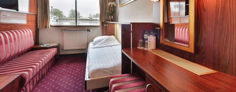 Cabina singola con scrivania e vista sul fiume, nave Willemstad